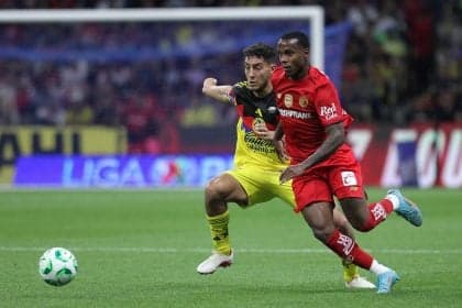 Helinho sofre ataques racistas após partida entre Toluca e América