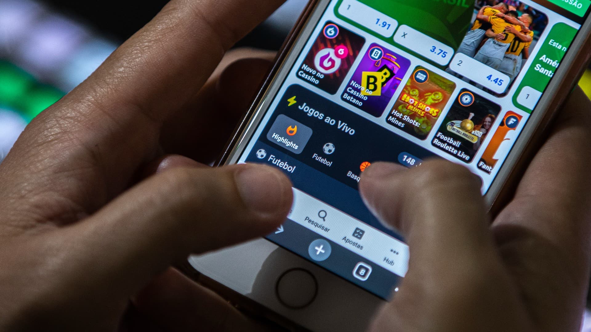 Governo proíbe apostas online e busca aprovação de medida no Congresso