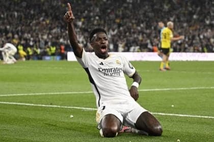 Vinicius Júnior destaca racismo global em coletiva