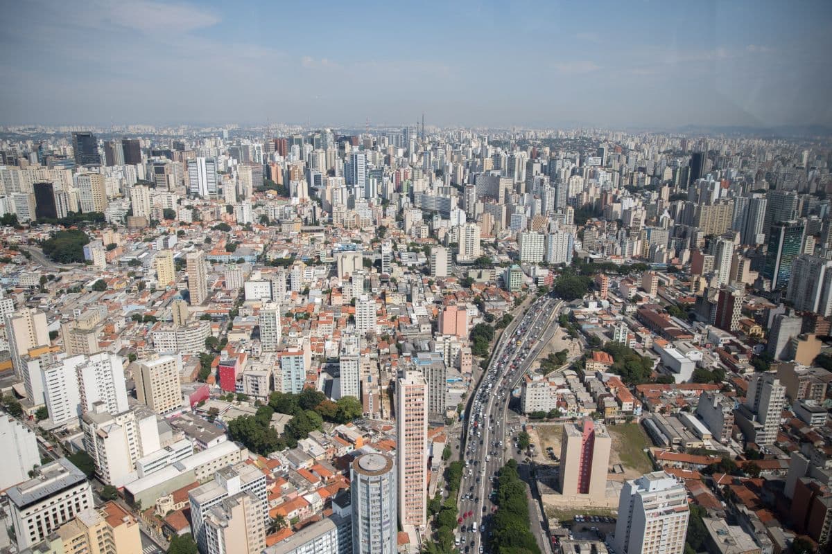 Cidades e economia: a interdependência vital para o Brasil