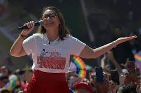 Janja Faz Surpresa a Lula e Ignora Elogios a Marisa