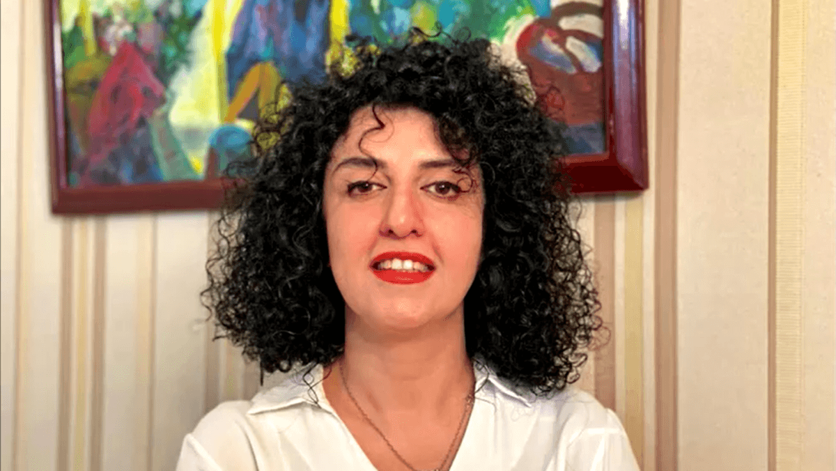 Narges Mohammadi é levada a hospital após grave crise de saúde