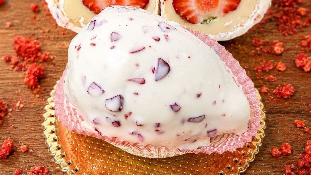 Morango cravejado viraliza e impulsiona vendas de confeiteiras