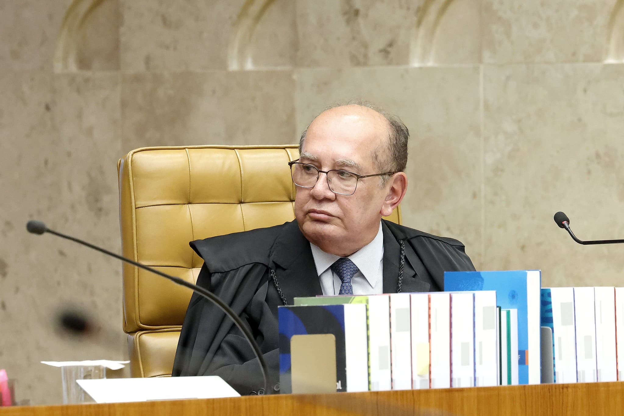 Gilmar Mendes leva casos de prisão de Vorcaro ao STF para novo julgamento