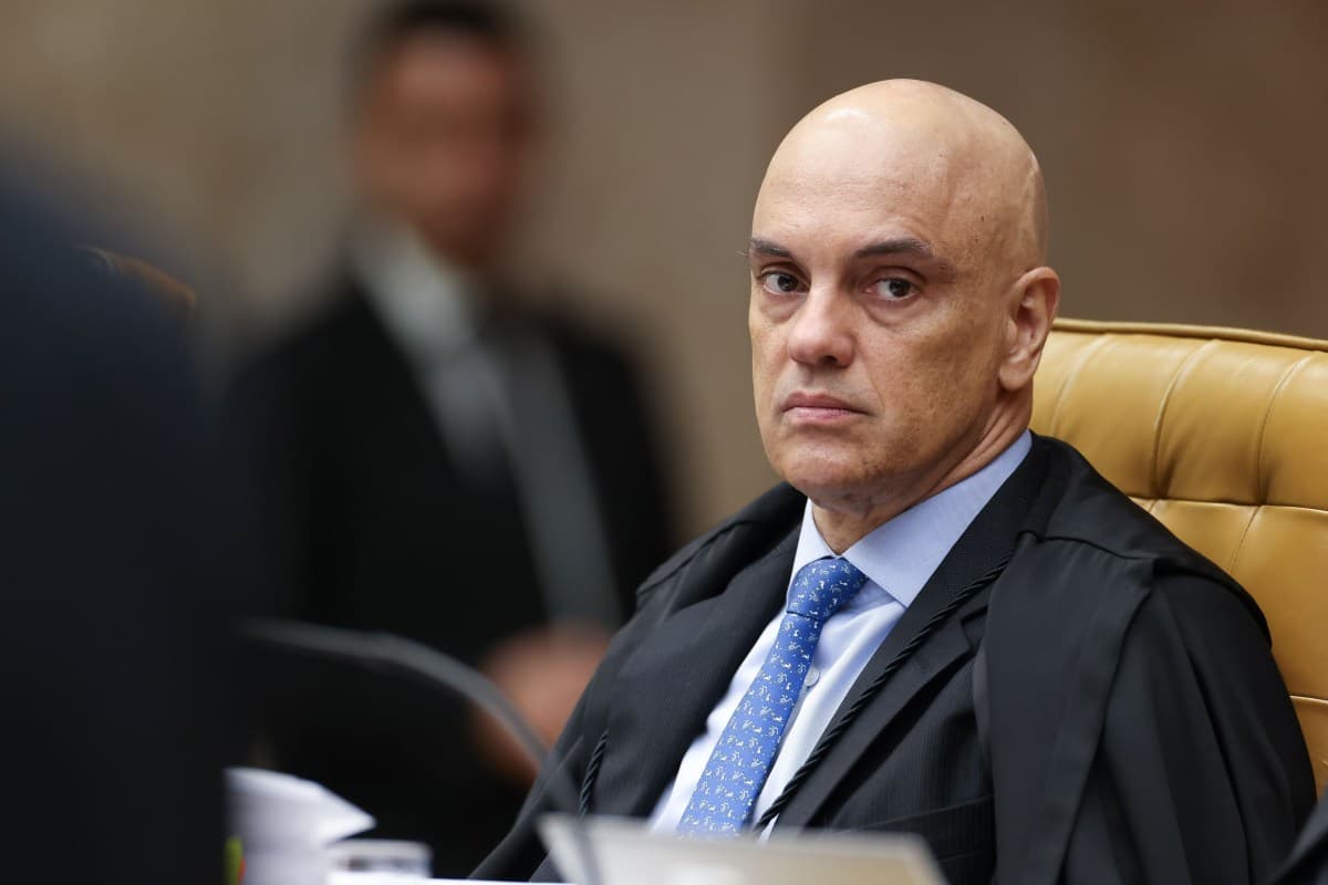 Jornais pedem ações contra Moraes após revelações sobre Vorcaro