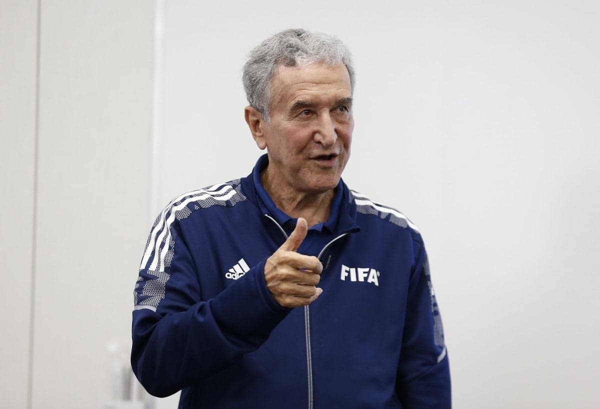 Carlos Alberto Parreira deve sair da UTI após melhora de saúde
