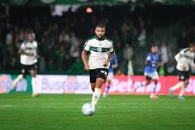 Lucas Ronier: Defesa do Coritiba sofre com lesão em treino