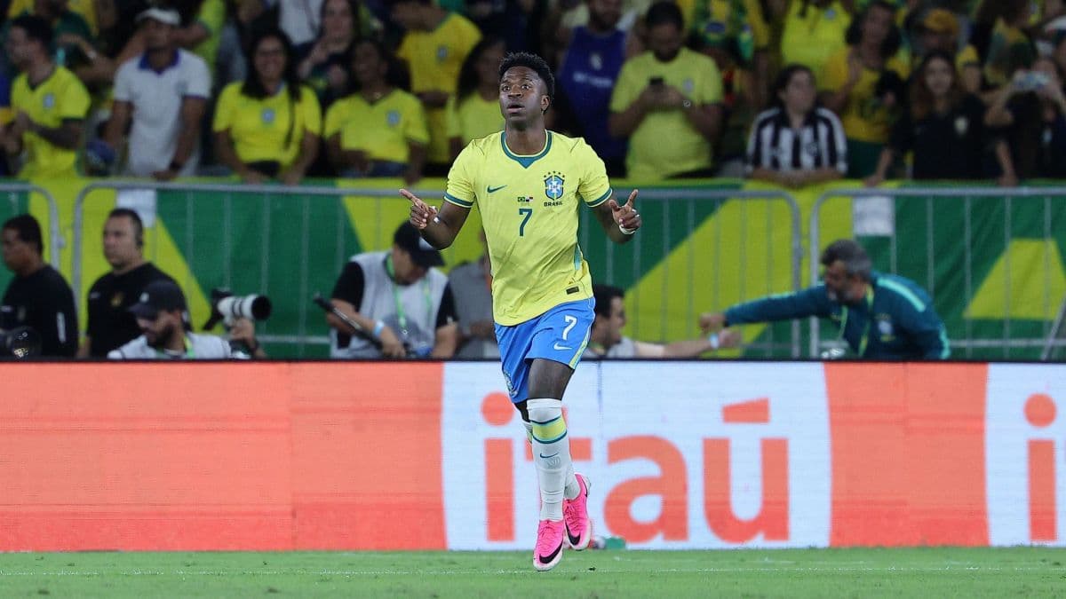 Vini Jr. brilha e marca primeiro gol do Brasil no Maracanã