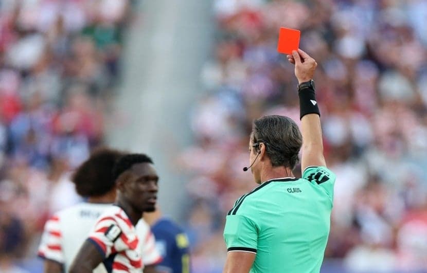 Noruega denuncia Fifa por revogação de suspensão de Balogun