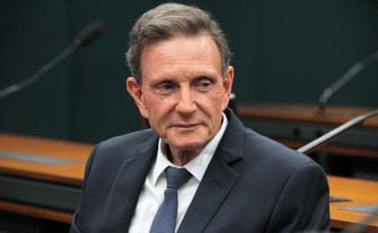 André Mendonça suspende inelegibilidade de Crivella para o Senado
