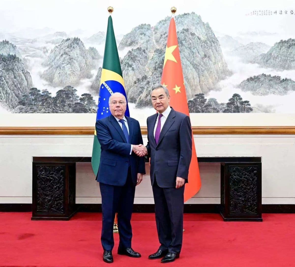 China apoia Brasil em meio a tensões comerciais com os EUA
