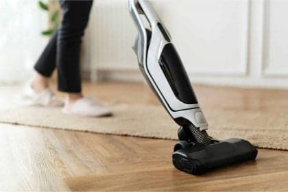 Aspiradores verticais: praticidade e inovação para casas brasileiras