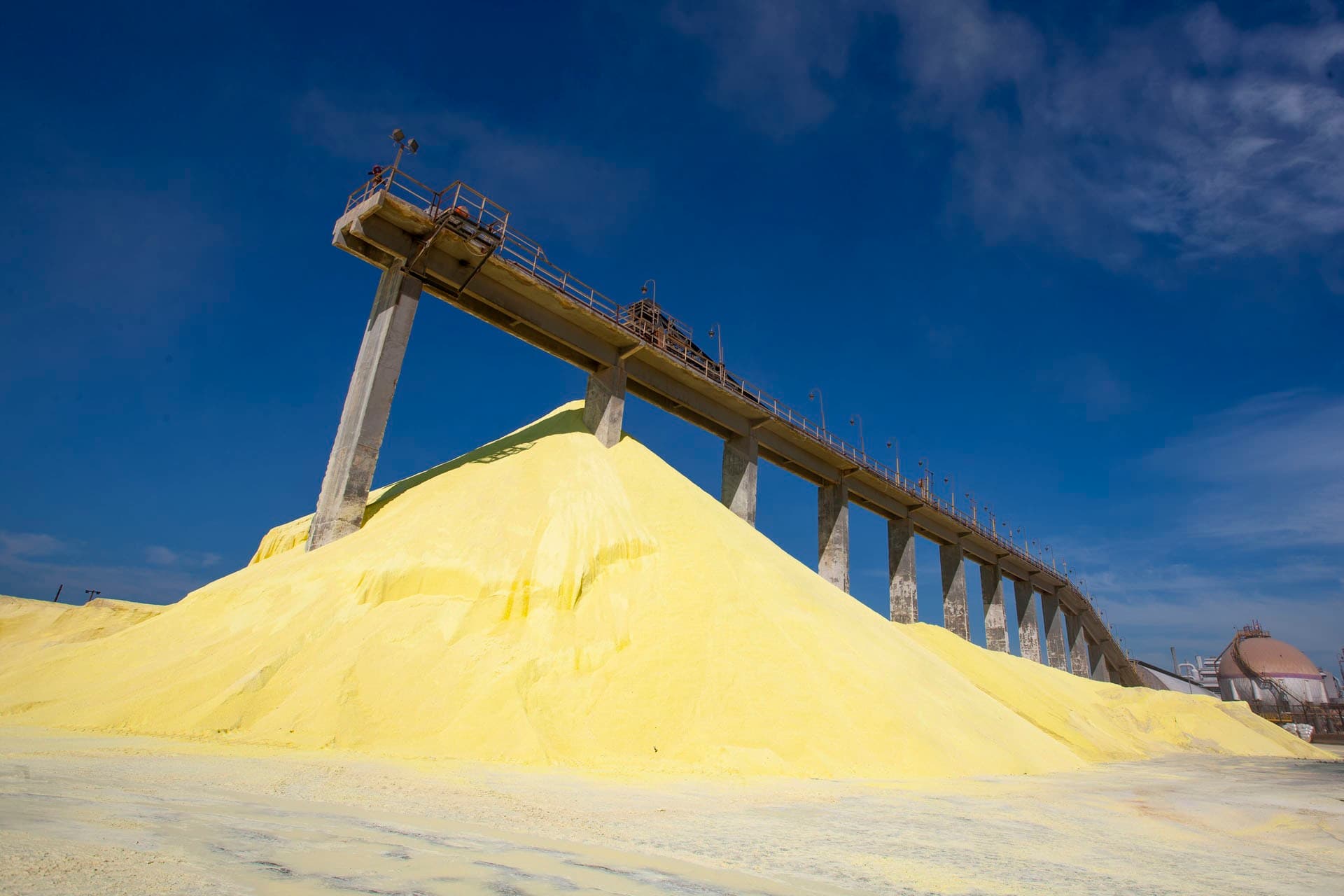 Brasil é dependente de fertilizantes importados apesar da produção elevada