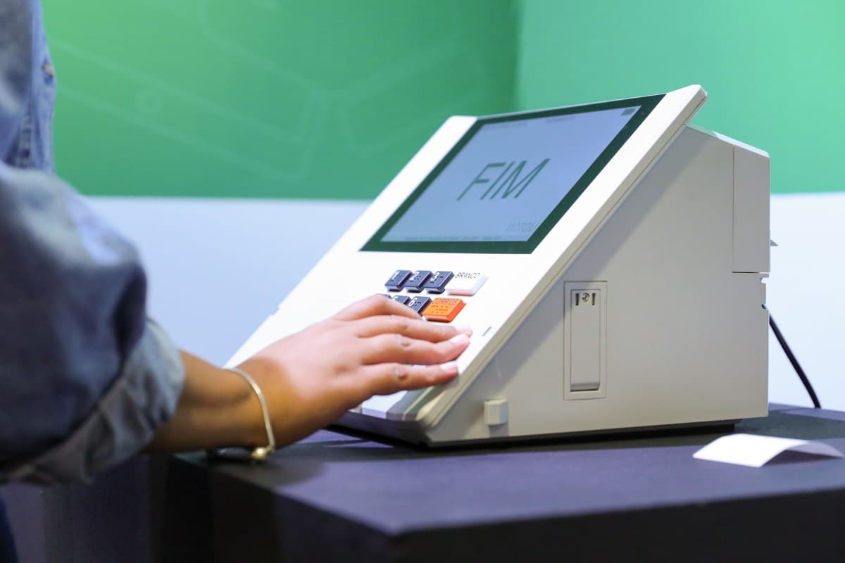 Atestado médico não permite remarcação de voto nas eleições brasileiras