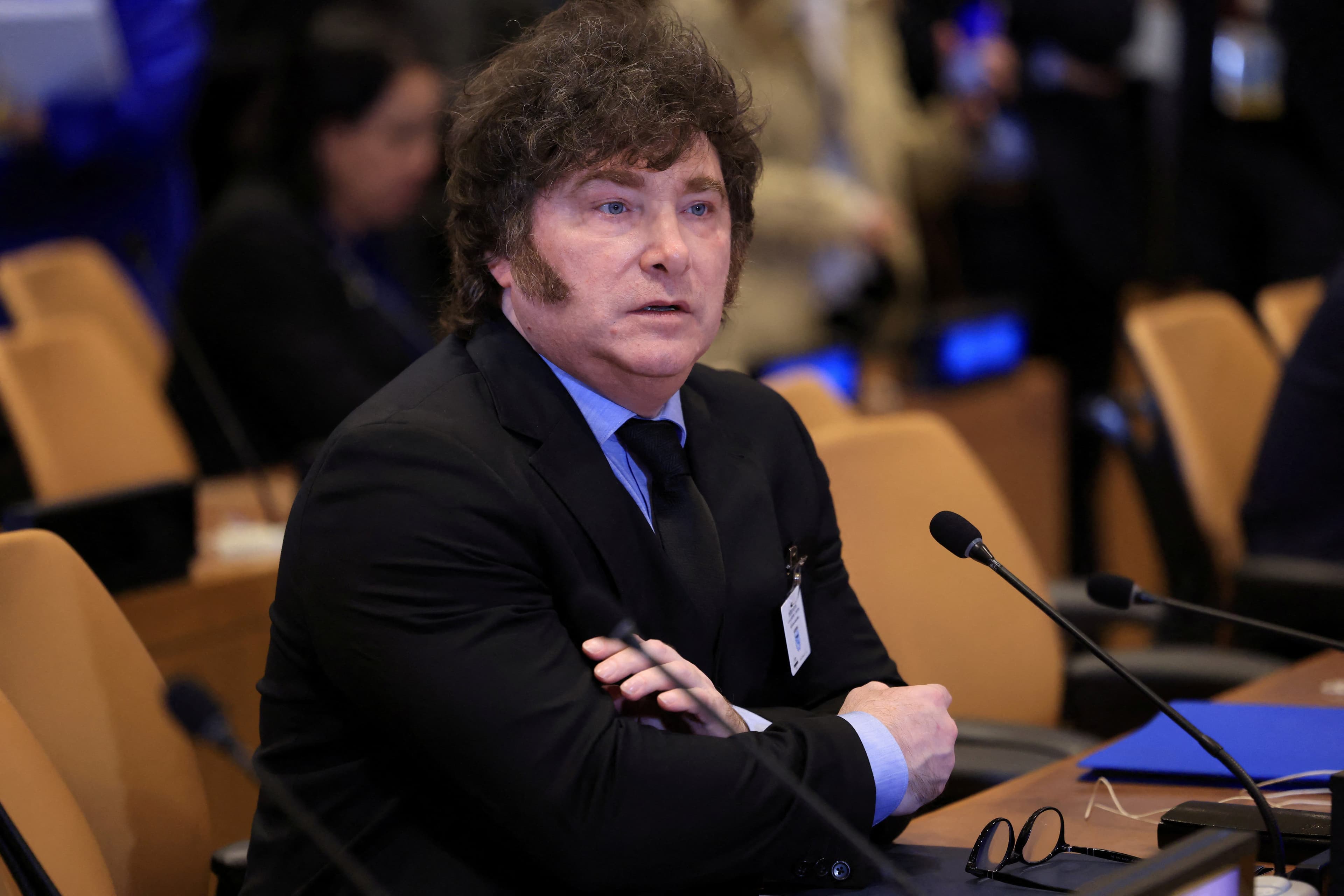 Argentina implementa demissão voluntária de 20 mil funcionários públicos
