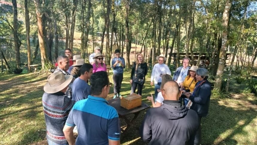 Acre fortalece produção de mel em intercâmbio no Paraná