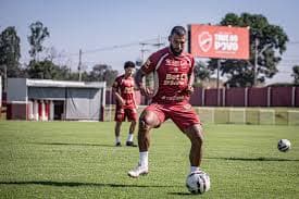 Athletic x Vila Nova: confronto decisivo na luta pela liderança