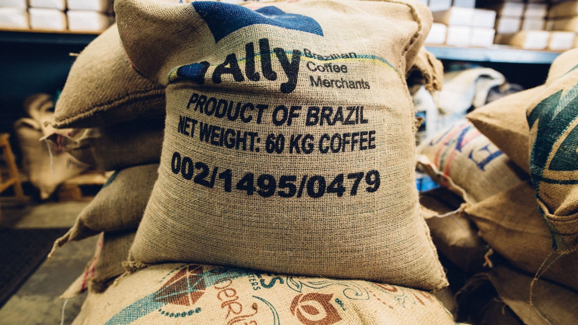 Exportações de café do Brasil caem em receita, mas aumentam em volume