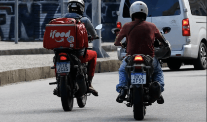 Mortes no trânsito crescem no Brasil com aumento de motocicletas