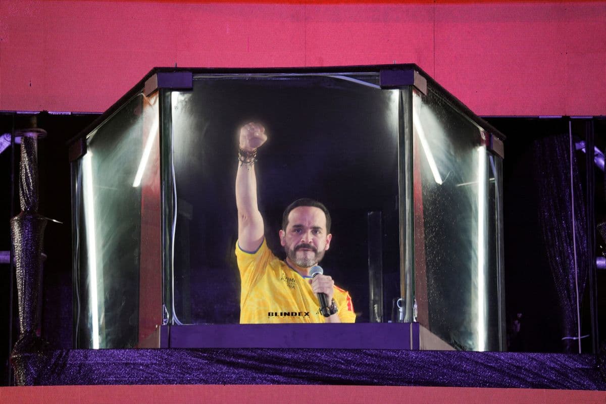 Abelardo de la Espriella conquista apoio histórico, mas enfrenta desafios no Congresso