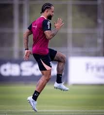 Os Próximos Passos de Memphis Depay com o Corinthians