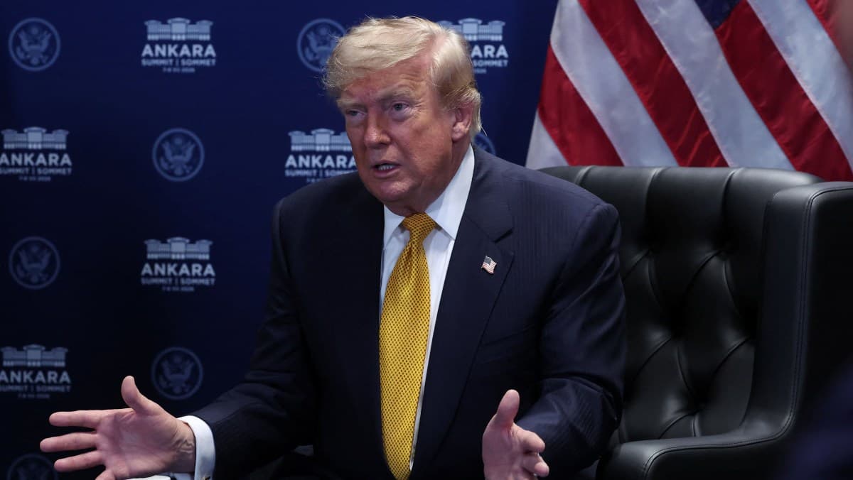 Trump propõe incluir tarifas ao Irã em sanções contra a Rússia