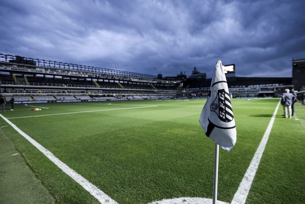 Santos recebe proposta da Adidas para fornecimento de uniformes