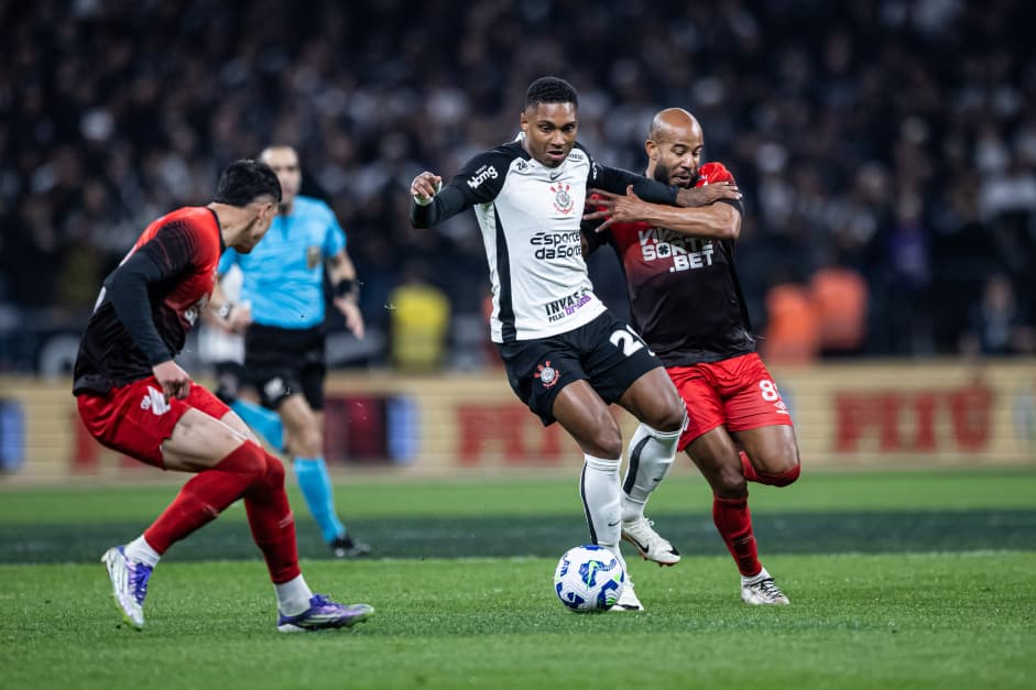 Corinthians x Athletico-PR hoje: horário, onde assistir e tudo sobre o duelo pelo Brasileirão