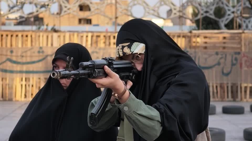 Mulheres iranianas treinam para se defender de possíveis ataques dos EUA e Israel
