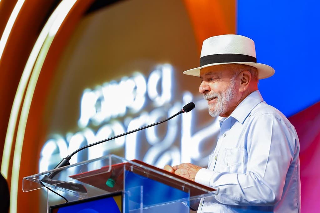 Lula aposta em reeleição enquanto adversários enfrentam crises