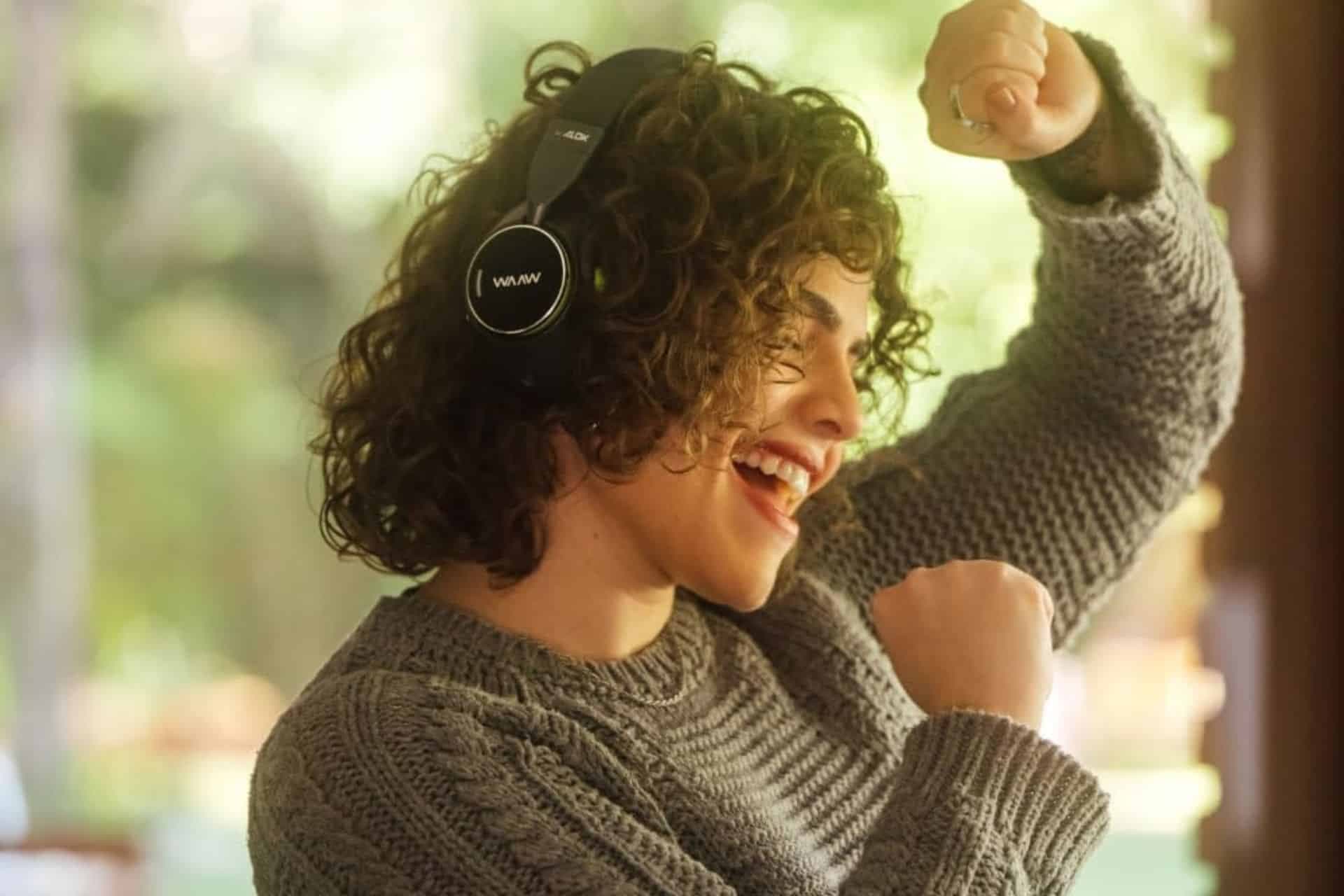 Headphones da WAAW by ALOK: Escolha certa para trabalho e estudos
