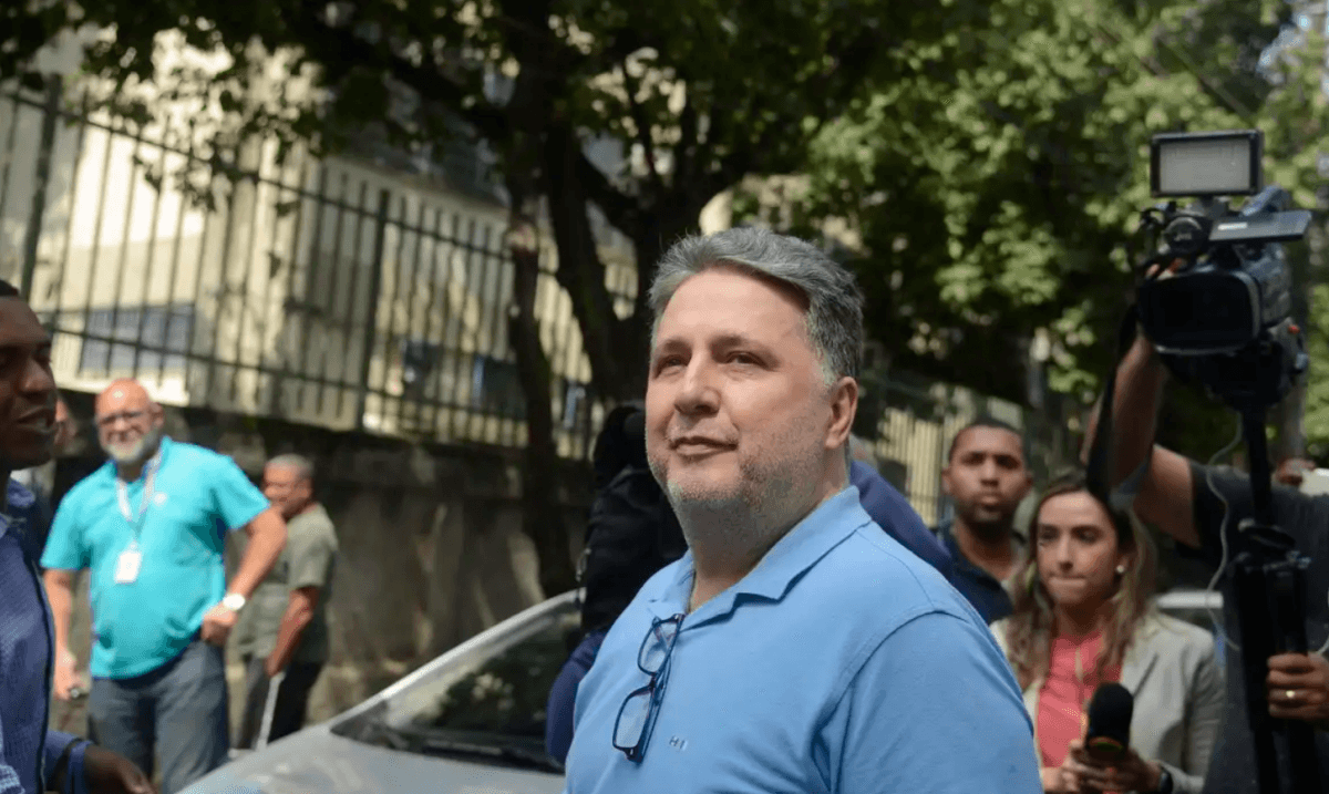 TSE analisa desistência de Garotinho e votos são considerados anulados