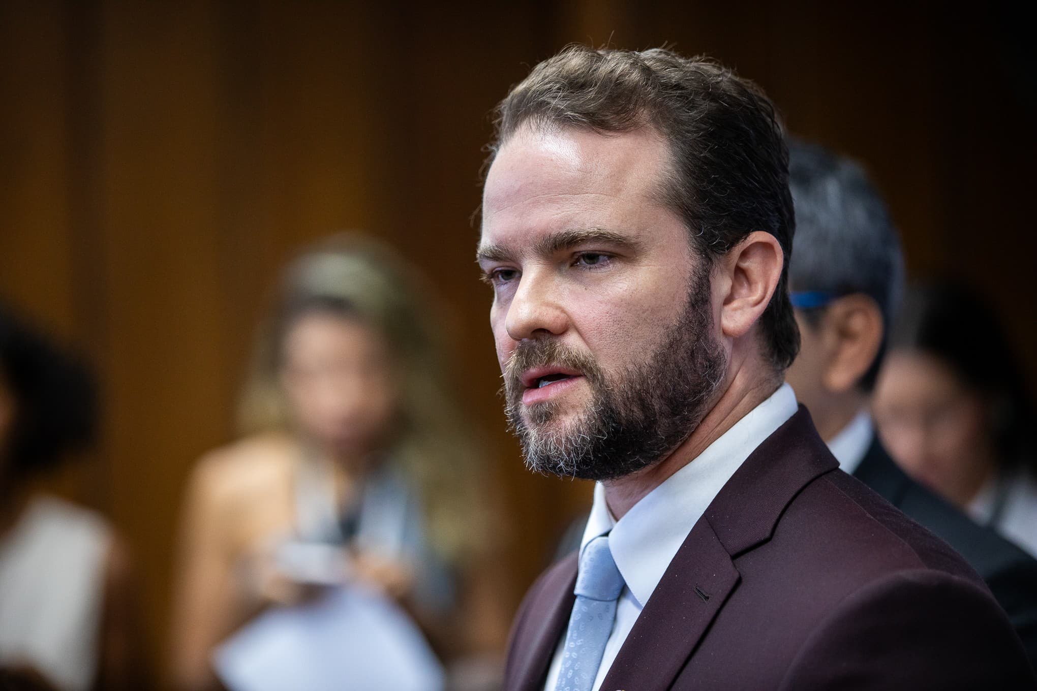 Dario Durigan critica Javier Milei e destaca economia brasileira