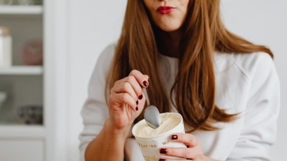 Entenda a dor de cabeça conhecida como 'brain freeze'
