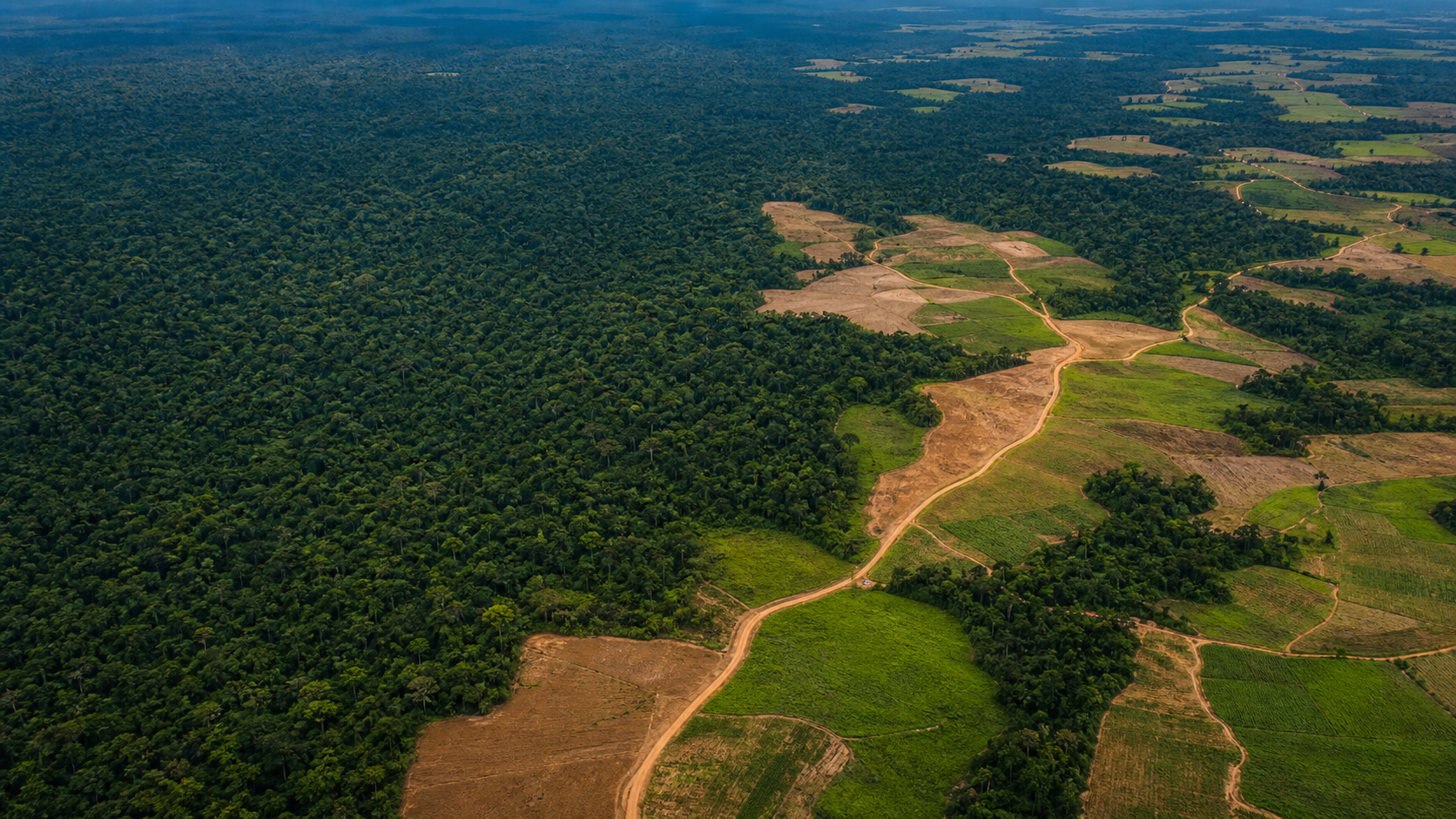 Lula entrega títulos de terra e reforma aeroportos em Ponta Porã