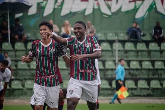 Fluminense derruba o Palmeiras em virada emocionante e ganha força no Brasileirão