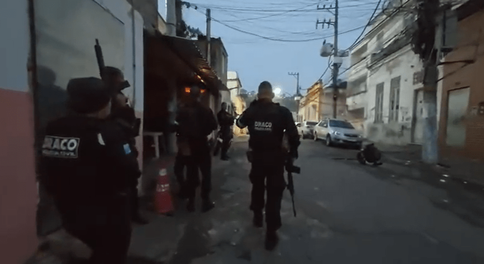 Operação policial ataca facção no Rio e investiga lavagem de dinheiro