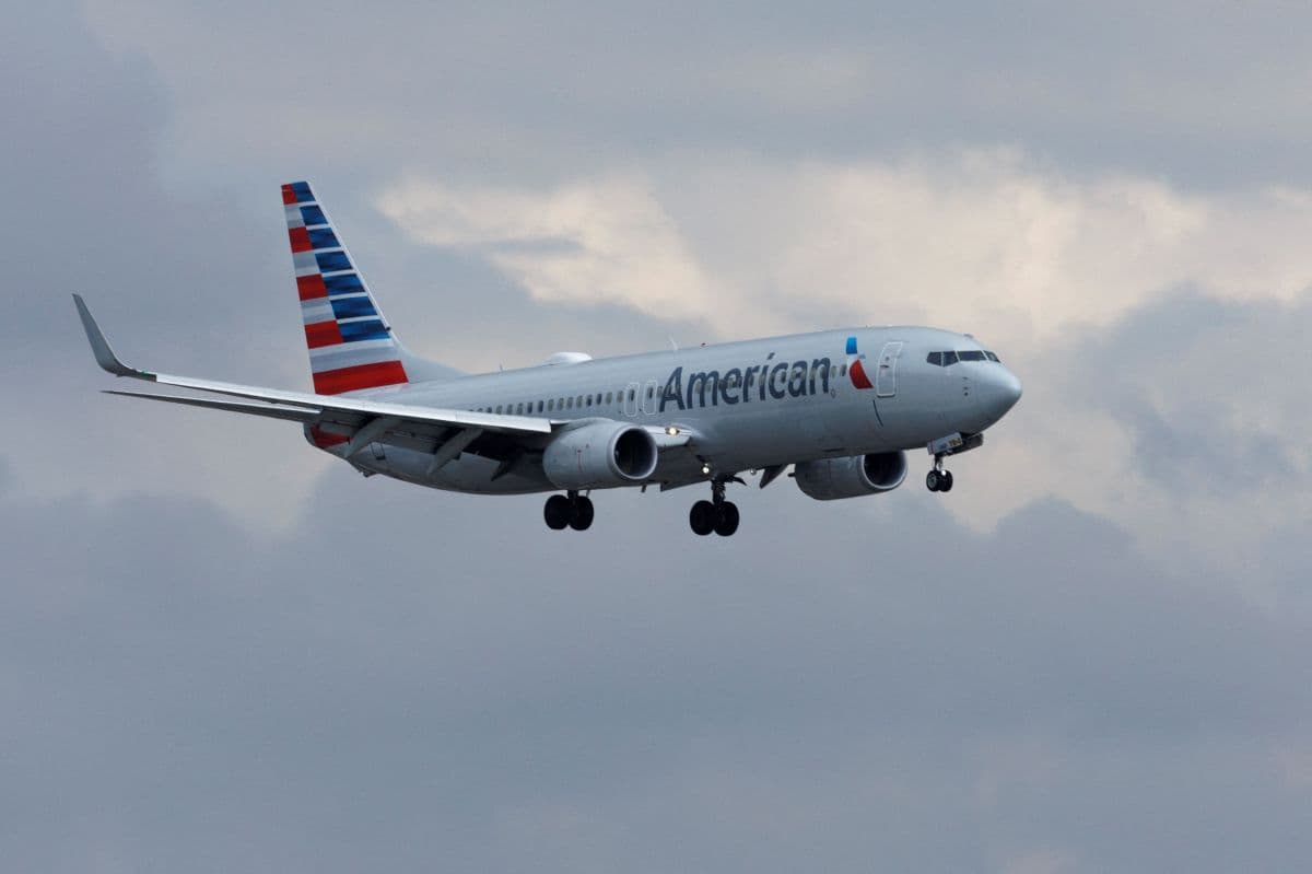 American Airlines reporta lucro no segundo trimestre, mas queda anual