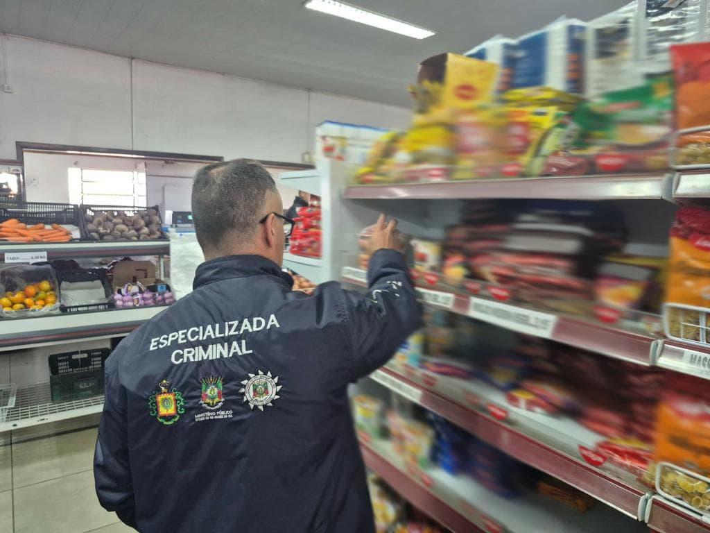 Fiscalização em São Miguel das Missões apreende 630 kg de alimentos impróprios