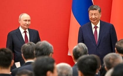 Xi Jinping e Putin reforçam laços em meio a crises globais