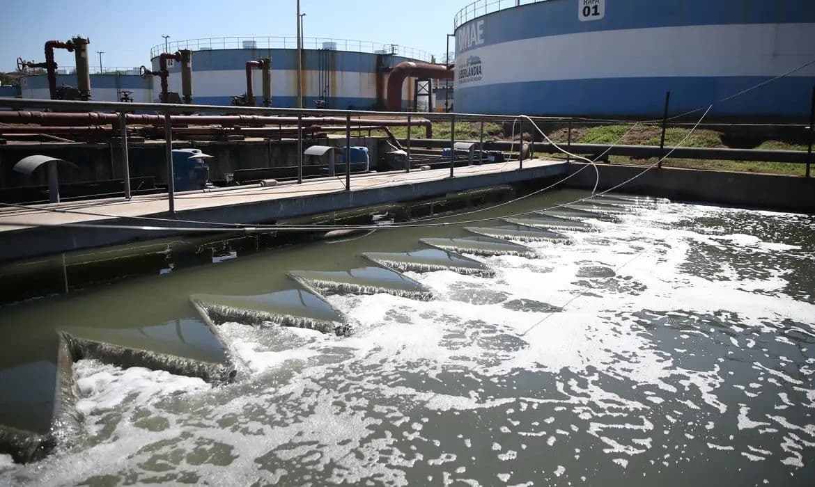 Empresas de saneamento pedem suspensão de fluoretação por 90 dias
