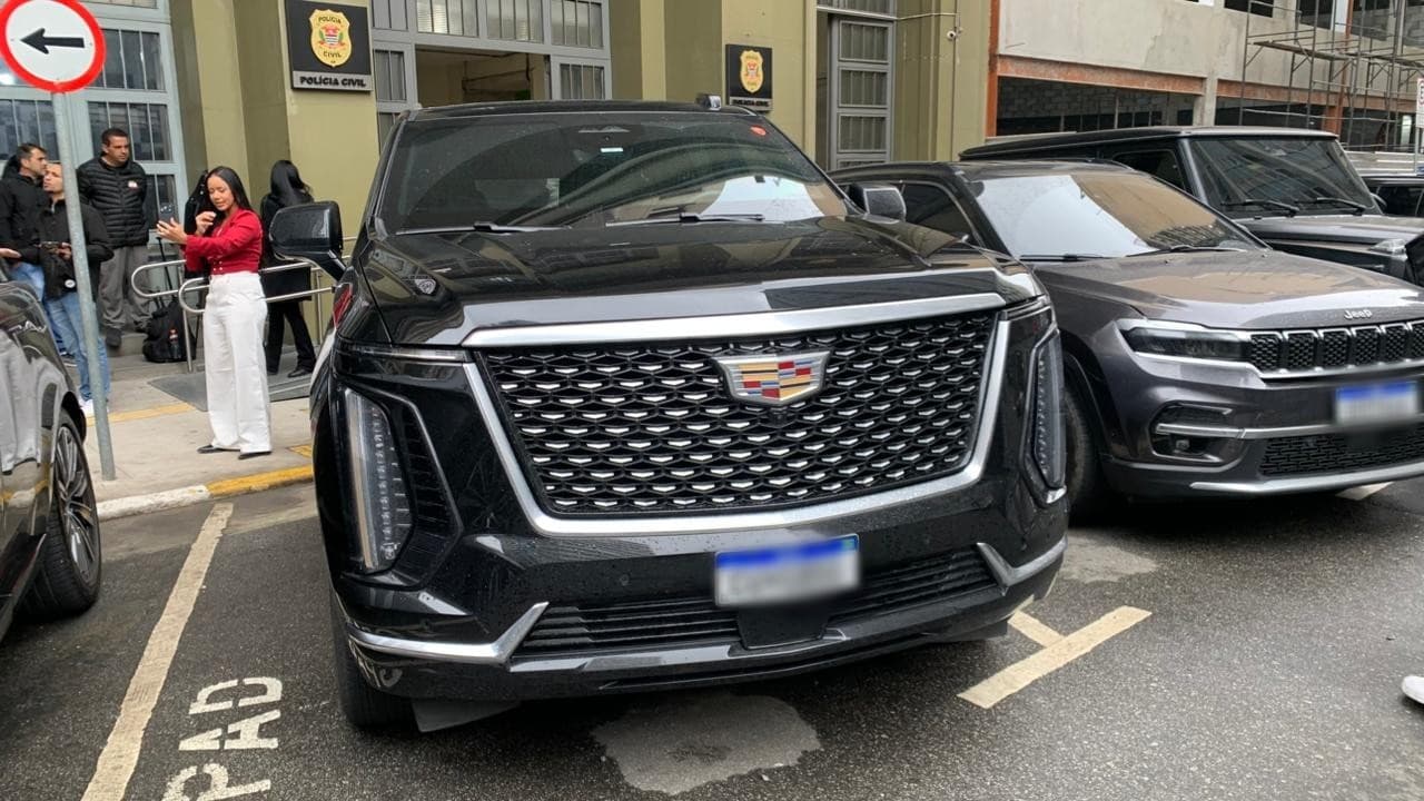 Cadillac Escalade de Deolane Bezerra apreendido na Operação Vérnix