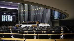 Novas Vagas Abertas na Câmara dos Deputados com Salários Atrativos
