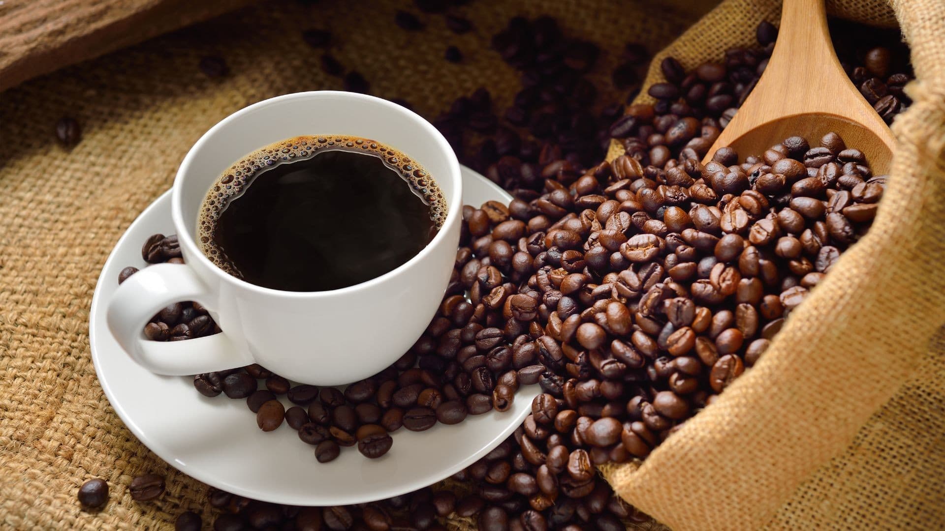 Café brasileiro enfrenta queda nas exportações em março de 2026