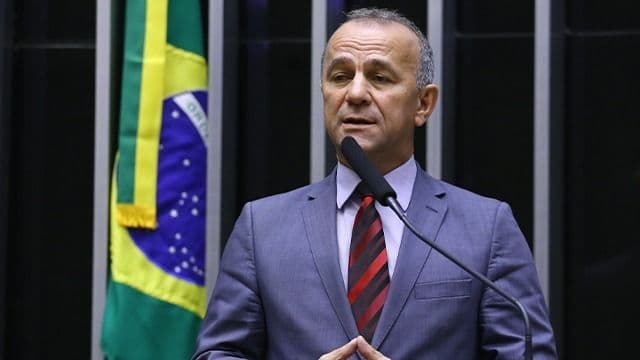 Câmara discute fim da aposentadoria compulsória para juízes
