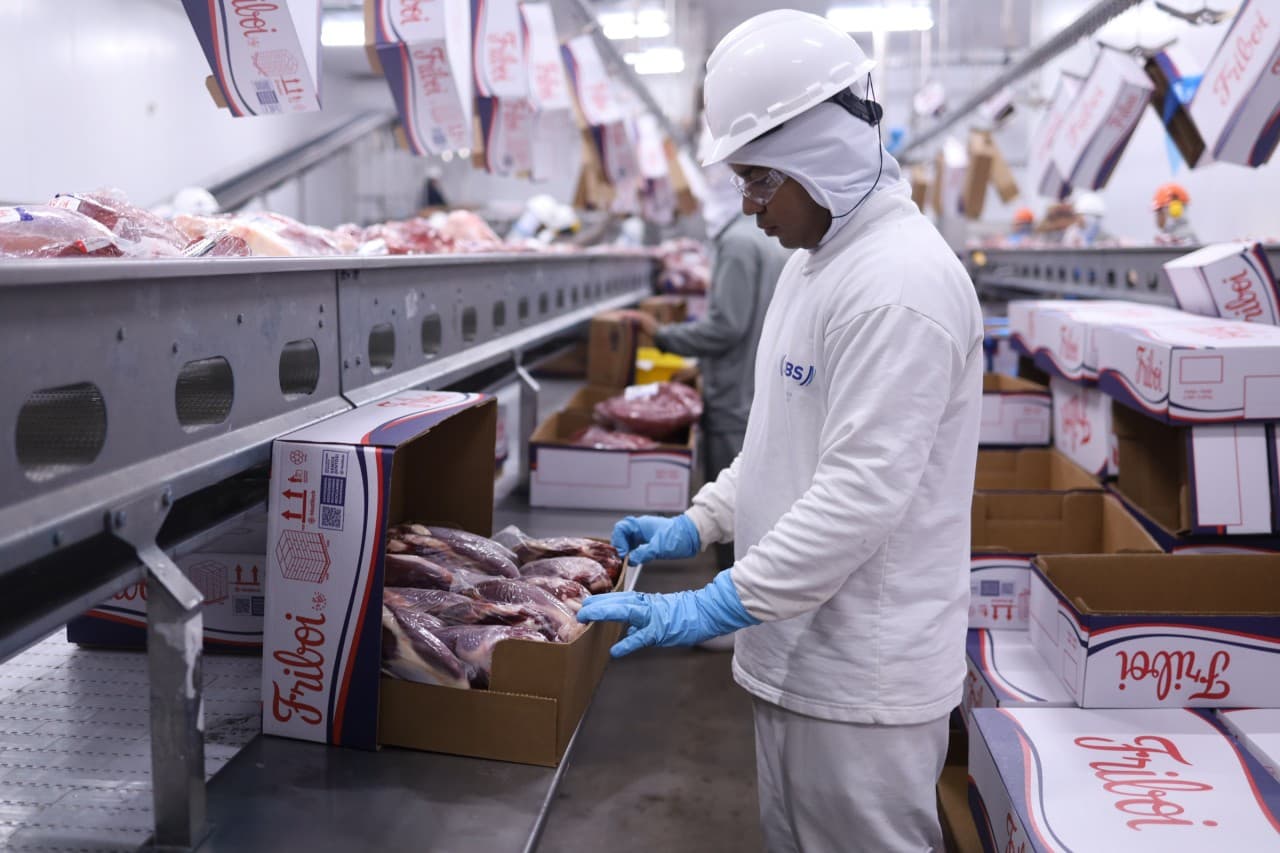 JBS interrompe produção para exportação à China devido à cota