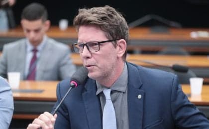 Deputado Mário Frias é investigado por emendas e viagens ao exterior