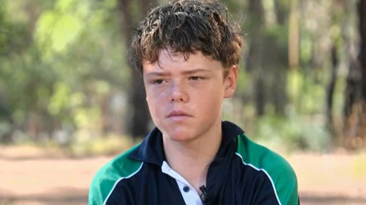 Adolescente salva família após nadar 4 km em mar aberto na Austrália