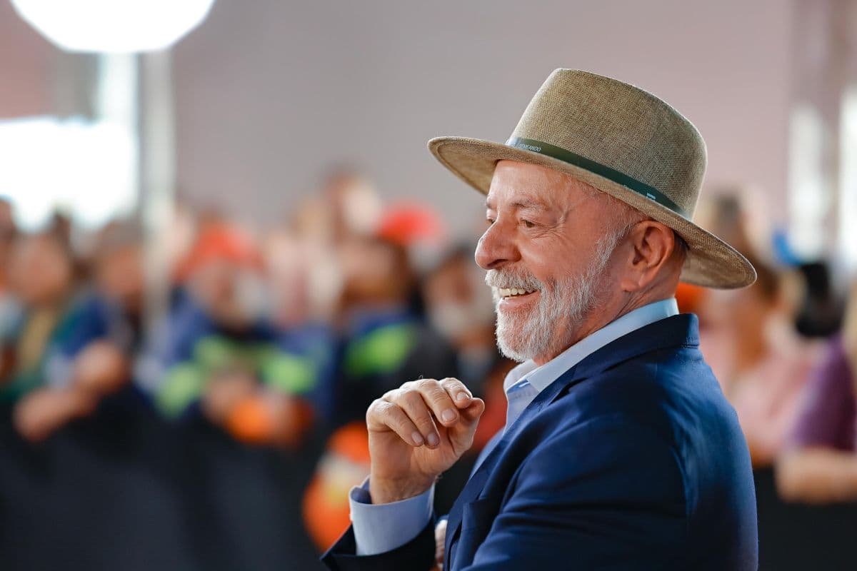Lula lidera intenções de voto no Ceará em pesquisa recente