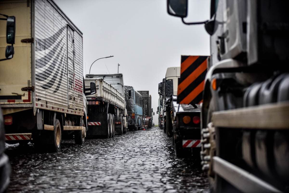 Caminhoneiros ameaçam greve por Medida Provisória de frete